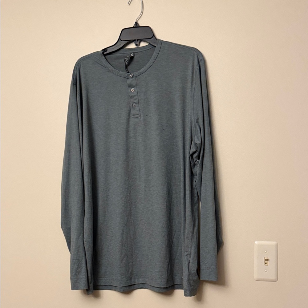 Vuori Men's Slate Long Sleeve Henley